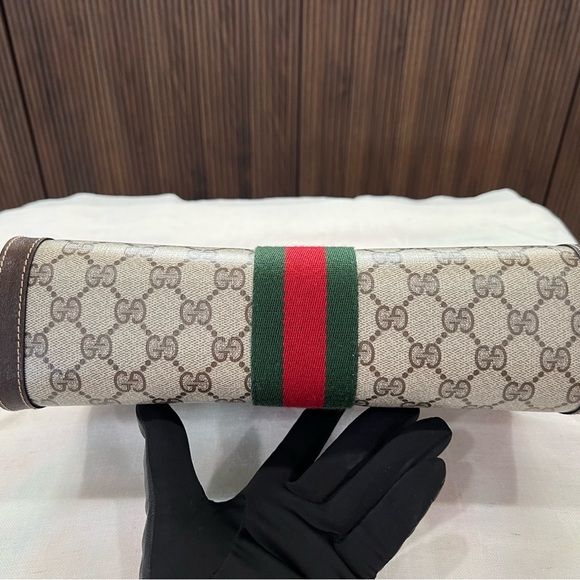 Gucci Cream and Brown Clutch with Monogram Print - Picture 7 of 10